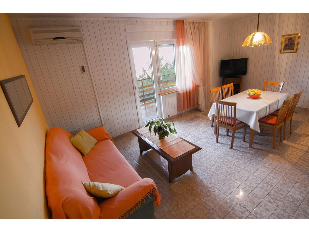 Apartment Miranda Slatine Ruang foto